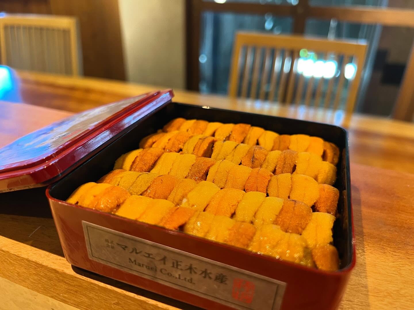 寒くなってきましたね。

忘年会のご予約受付中です。

よろしくお願いします。

雲丹も入荷中です。