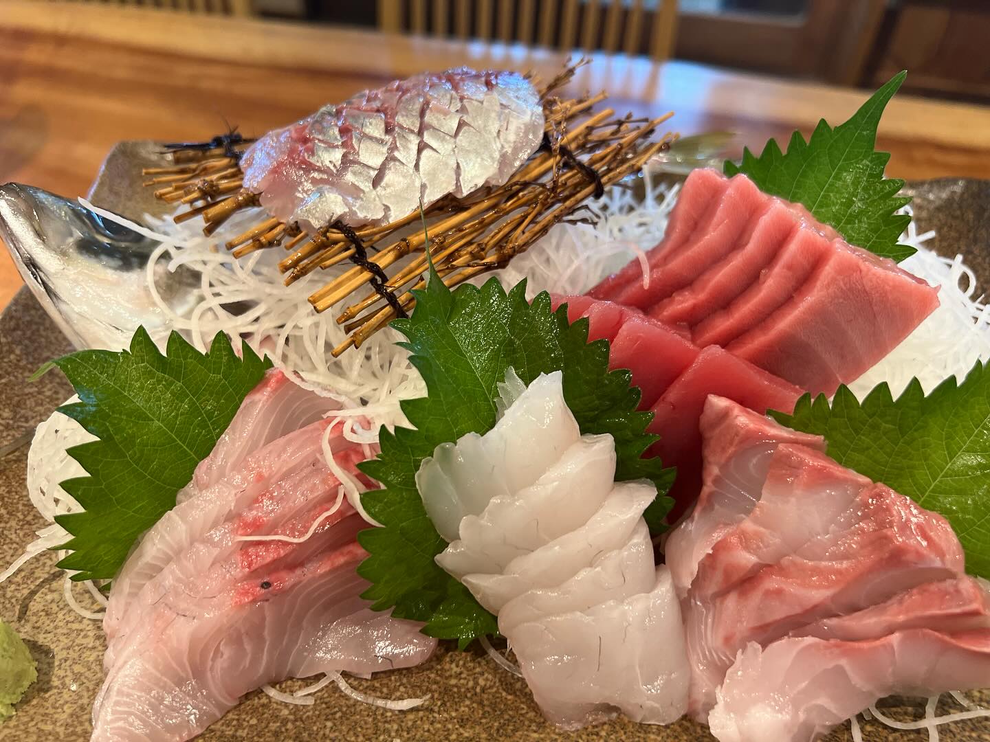 お知らせ！！

4月29日火曜日の営業は、お昼の時間帯のみの事前のご予約のコース料理のみの営業となっております。

ランチ営業はしておりません。

よろしくお願いします。